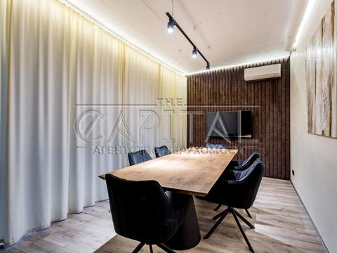 комерційна за адресою Буслівська вул., 12