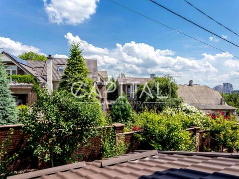 будинок за адресою Миколи Миклухи-Маклая вул. (Дежнєва)