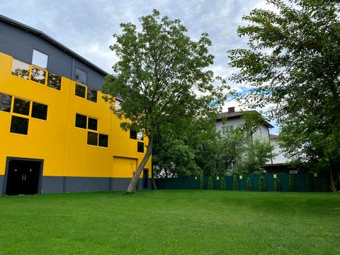 комерційна за адресою 192-га Садова вул., 192