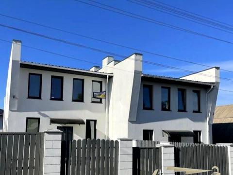 будинок за адресою Космонавтів