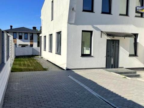 будинок за адресою Космонавтів