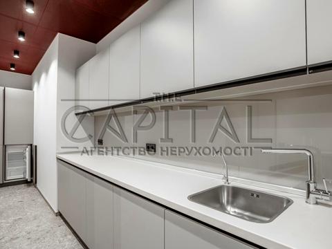 комерційна за адресою Євгена Коновальця вул. (Щорса), 36-Д