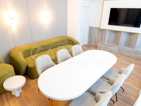 комерційна за адресою Буслівська вул., 12