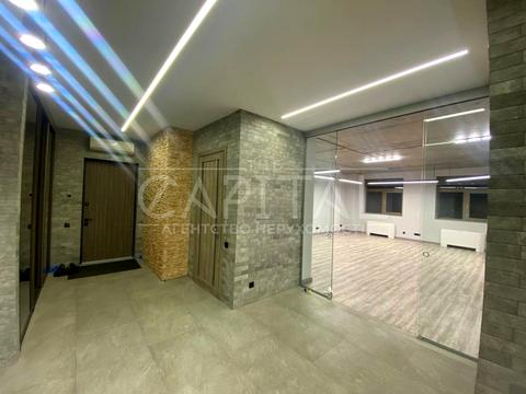 комерційна за адресою Велика Васильківська вул. (Червоноармійська), 72-А