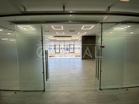 комерційна за адресою Велика Васильківська вул. (Червоноармійська), 72-А