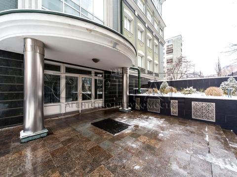 коммерческая по адресу Василия Тютюнника ул. (Анрі Барбюса), 28-Б