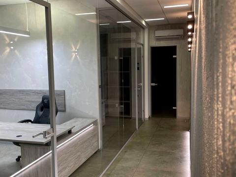 комерційна за адресою Лазаряна вул., 22