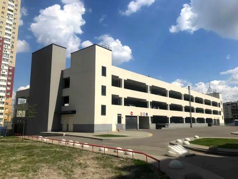 паркомісце за адресою Сергія Данченка вул., 1