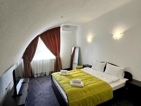 коммерческая по адресу Грушевского ул., 2а