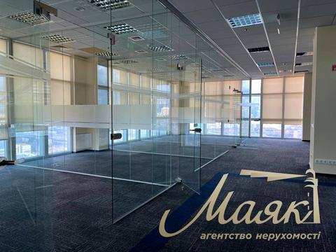 комерційна за адресою Київ, Миколи Амосова вул., 12