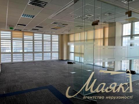 комерційна за адресою Київ, Миколи Амосова вул., 12