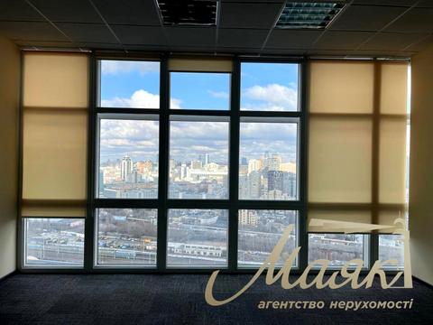 комерційна за адресою Київ, Миколи Амосова вул., 12