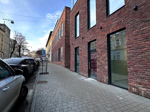 комерційна за адресою Хімічна вул., 4