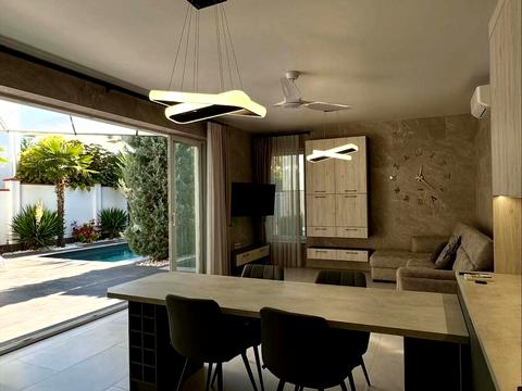 дом по адресу Київська вул.