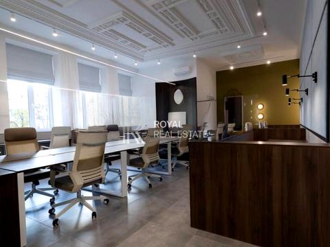 комерційна за адресою Богдана Хмельницького вул., 32