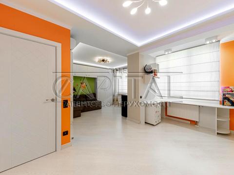 квартира по адресу Академика Глушкова просп., 9-Д