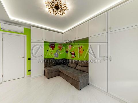 квартира по адресу Академика Глушкова просп., 9-Д