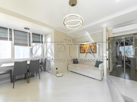 квартира по адресу Академика Глушкова просп., 9-Д