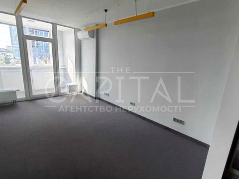 комерційна за адресою пер. Берестейський, 2