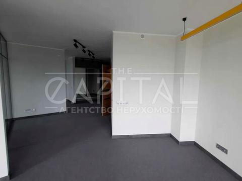 комерційна за адресою пер. Берестейський, 2