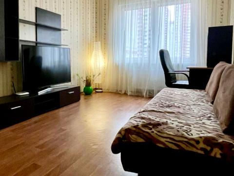 квартира по адресу Софии Русовой ул., 1