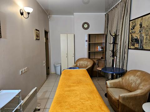 комерційна за адресою Княгині Ольги вул. (Горького), 22