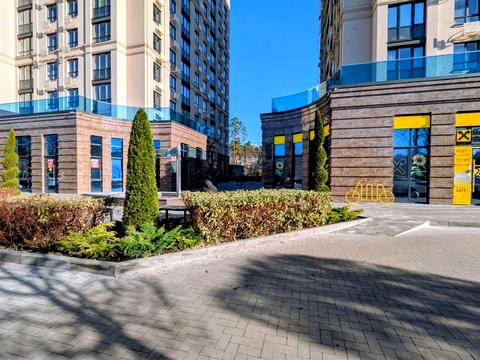 комерційна за адресою Соборна вул., 122