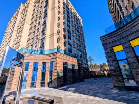 комерційна за адресою Соборна вул., 122