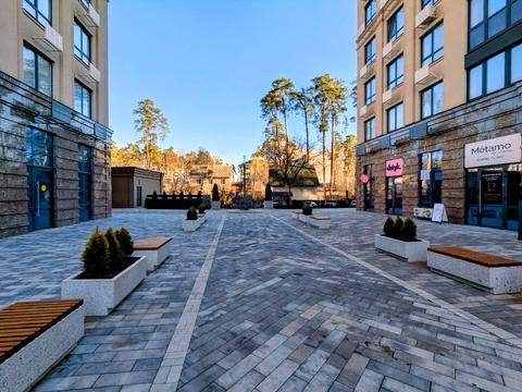 комерційна за адресою Соборна вул., 122