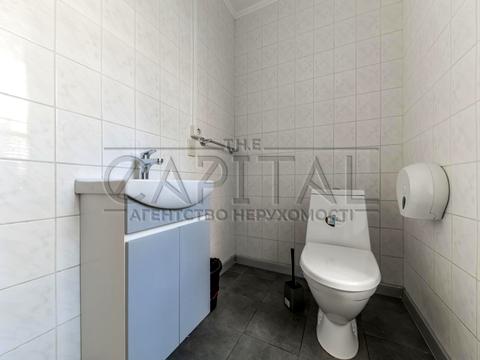 комерційна за адресою Ярославів Вал вул., 30/18