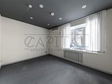 комерційна за адресою Ярославів Вал вул., 30/18