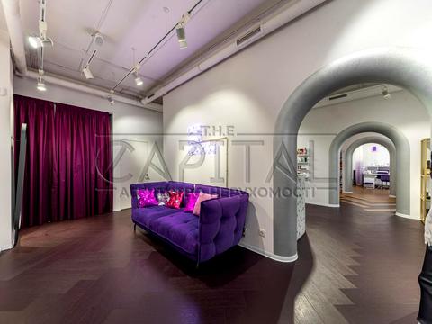 комерційна за адресою Євгена Коновальця вул. (Щорса), 34-А