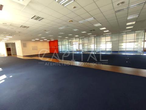 комерційна за адресою вул. Амосова Миколи, 2