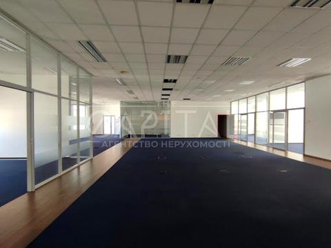 комерційна за адресою вул. Амосова Миколи, 2