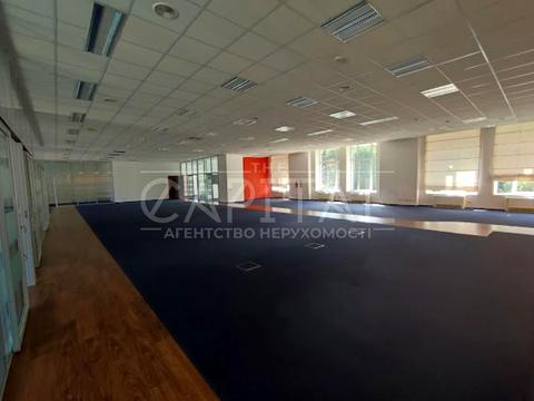 комерційна за адресою вул. Амосова Миколи, 2