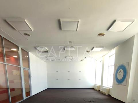 комерційна за адресою вул. Амосова Миколи, 2