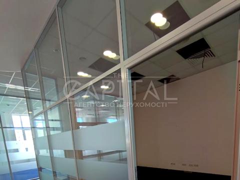 комерційна за адресою вул. Амосова Миколи, 2