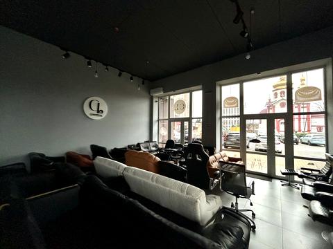 комерційна за адресою Рівненська вул., 25-Є