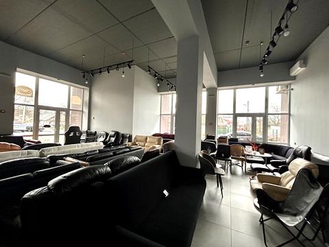 комерційна за адресою Рівненська вул., 25-Є