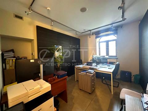 коммерческая по адресу пров.Нестерівський 8, 8