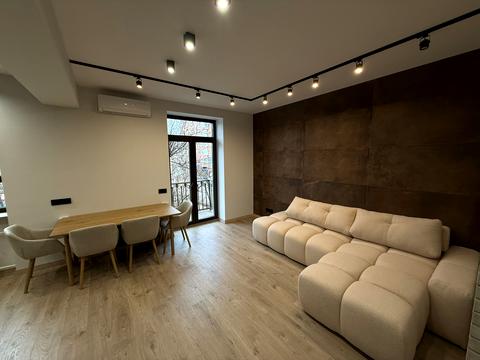 квартира за адресою Соборності вул. (Жовтнева), 32