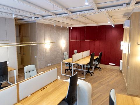 комерційна за адресою Буслівська вул., 12