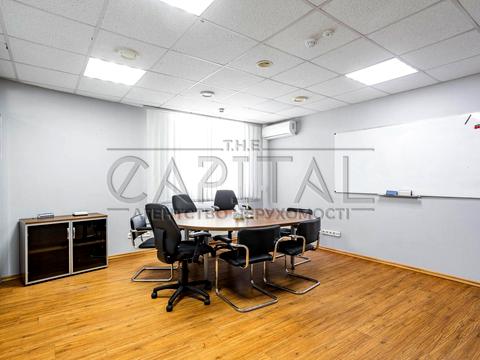 комерційна за адресою Тараса Шевченка бульв., 33