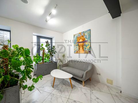 комерційна за адресою Болсуновська вул. (Сергія Струтинського), 4