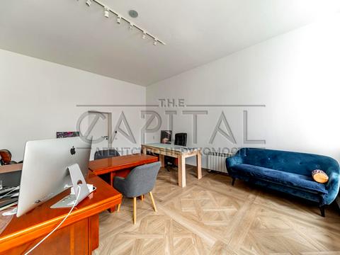 комерційна за адресою Болсуновська вул. (Сергія Струтинського), 4