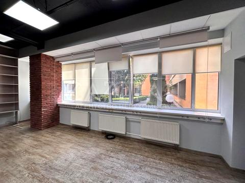 комерційна за адресою вул. Польова, 24