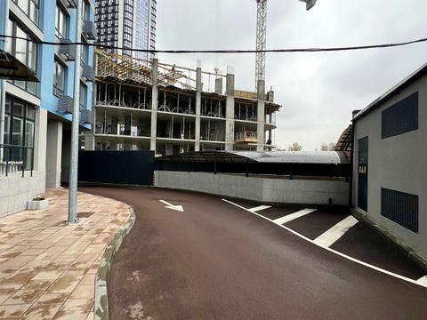 паркомісце за адресою Дніпровська набережна вул., 17-К