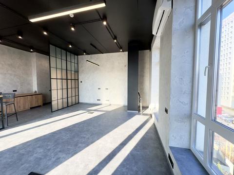 комерційна за адресою Ламана вул., 18