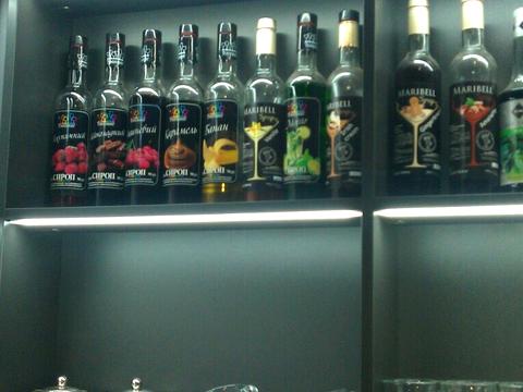 коммерческая по адресу Гвардейцев-Широнинцев ул., 33