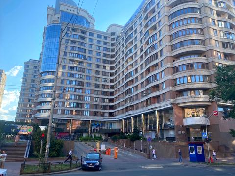 паркоместо по адресу Жилянская ул., 59